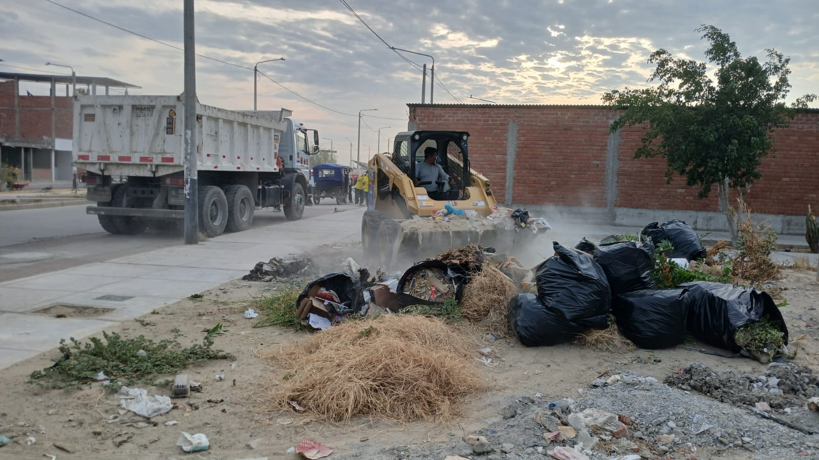 MPP retira 80 toneladas de residuos de lo largo de la avenida Raúl Mata