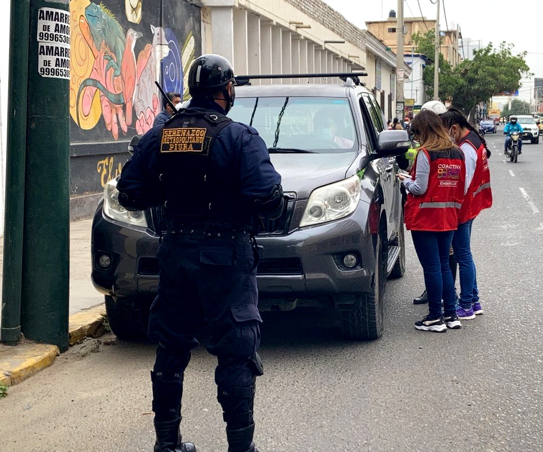  Más de 30 vehículos son llevados al depósito municipal por mantener deudas con el SATP Piura.